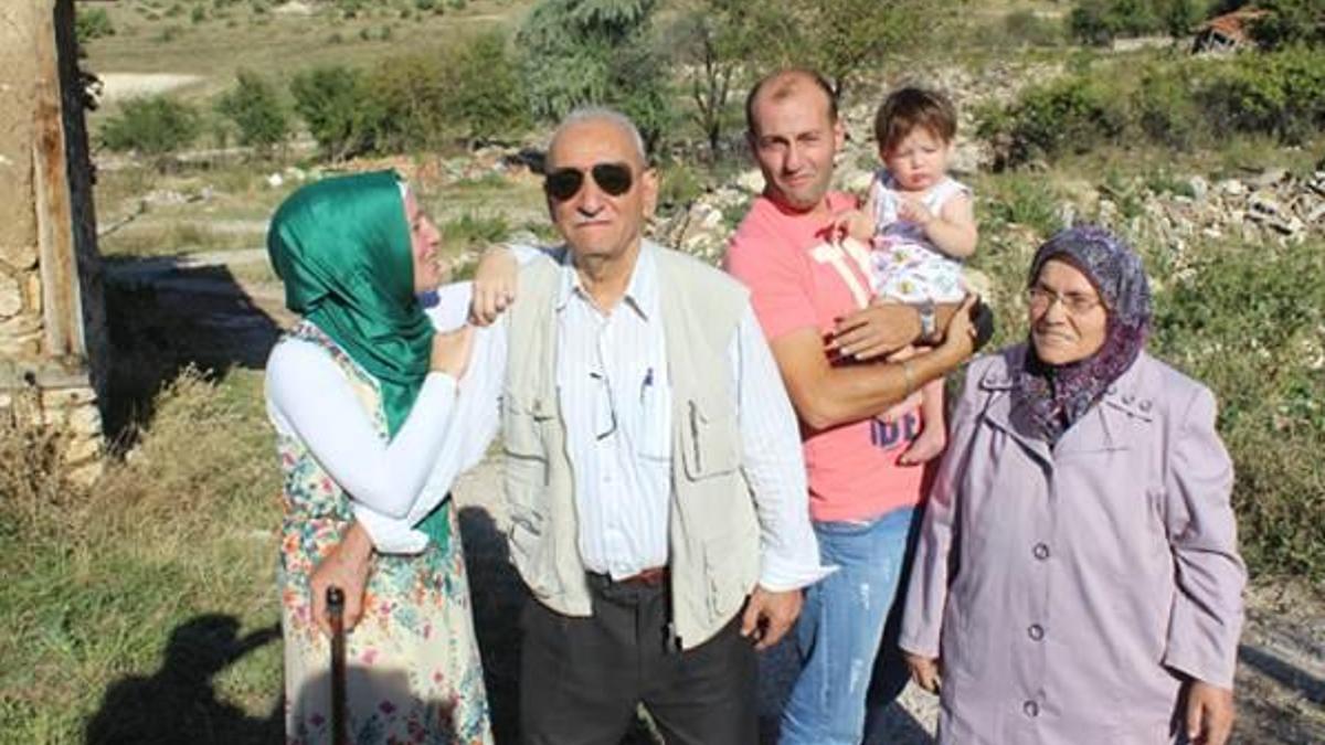 Korkudan herkes o köyü terk ediyor