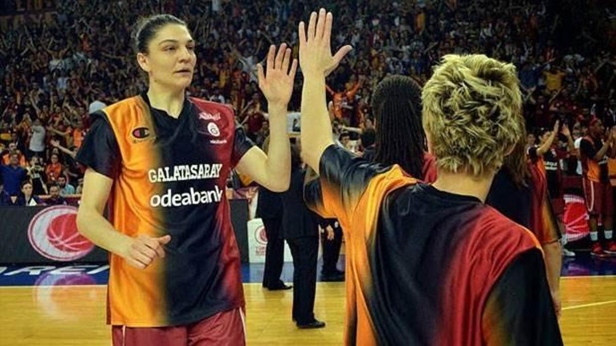 Nevriye Yılmaz'a 1 maç ceza