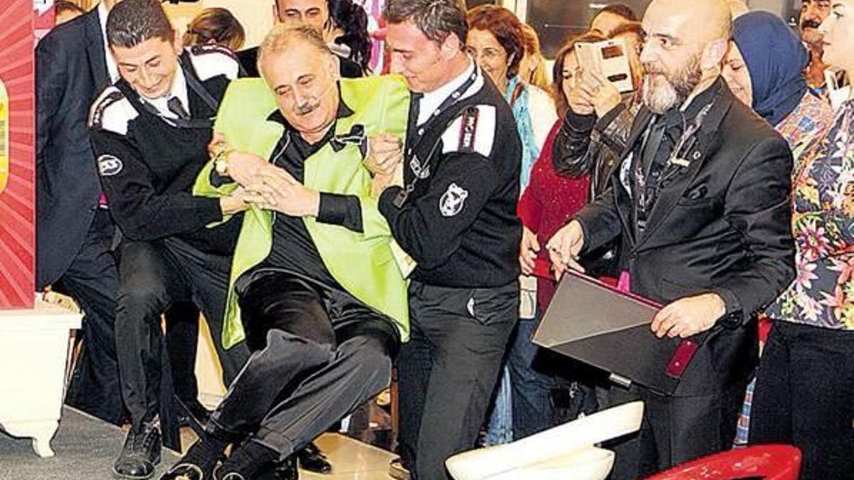 Altın dağıttılar