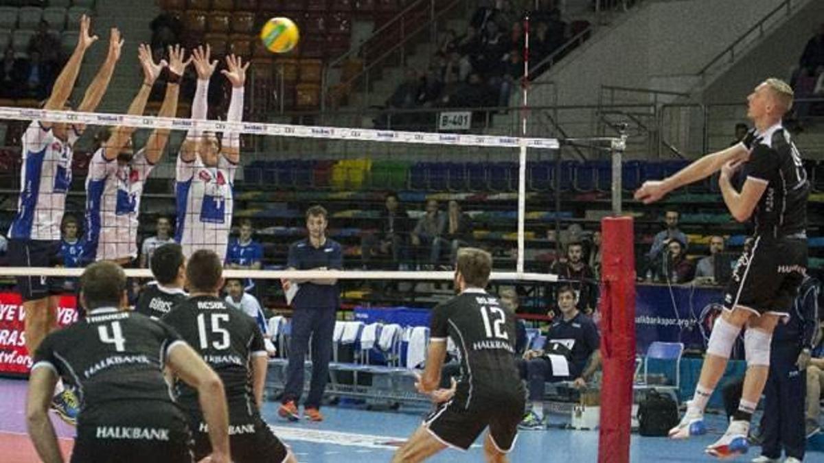 Halkbank son sette güldü!