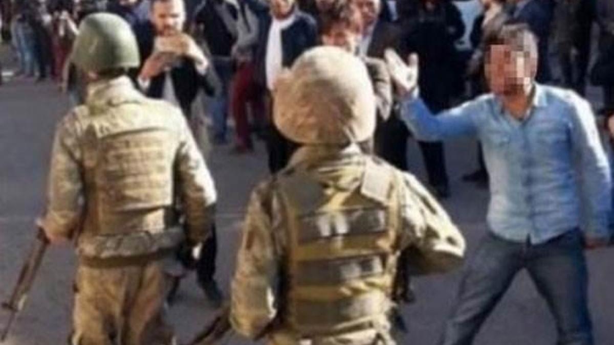 Askere küfür iddiasıyla 6 kişi gözaltında