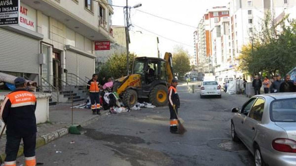 Evden 5 kamyon çöp çıktı
