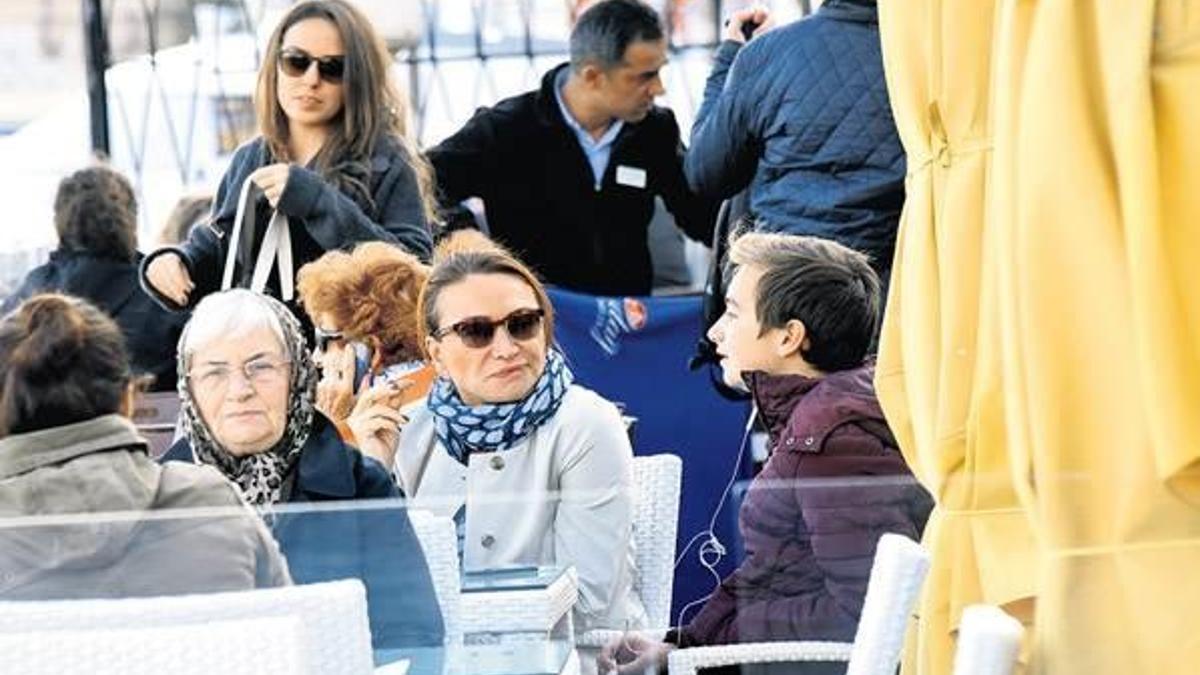 Tüm masayı güldürdü