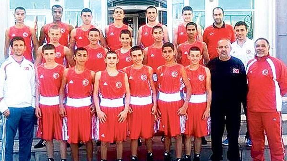 Boks kampı değil sanki esir kampı!
