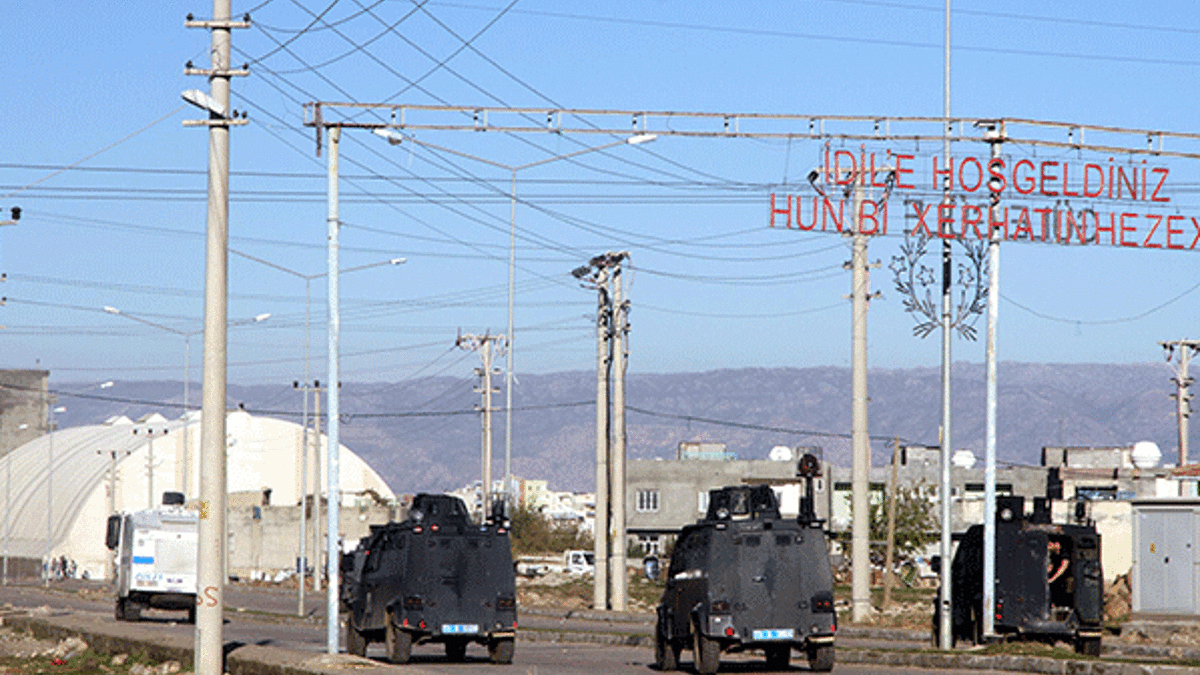 İdil’de yol kapatan YDG-H’li gruba polis müdahalesi