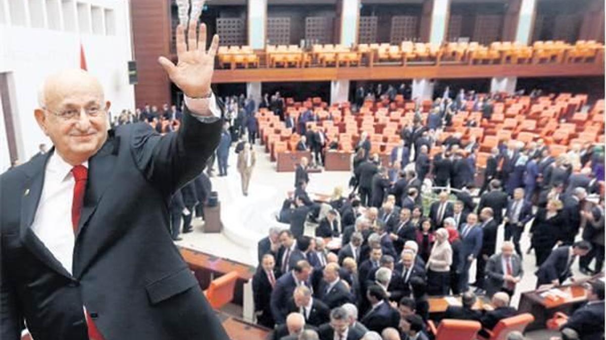 Meclis Başkanı’nı seçti ilk iş yemin krizi