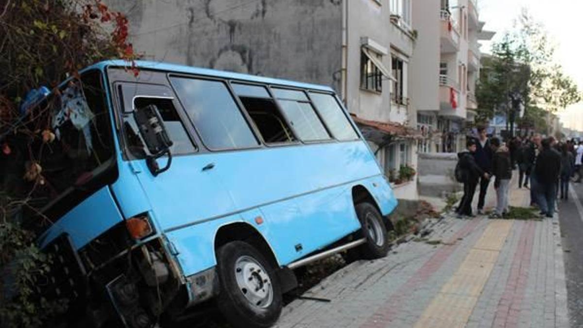 Kız arkadaşını sokak ortasında öldürüp polise teslim oldu