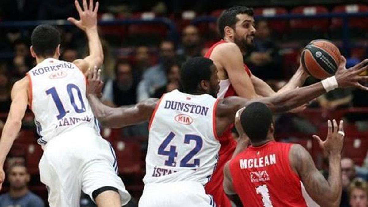 Anadolu Efes İtalya'da gülemedi!