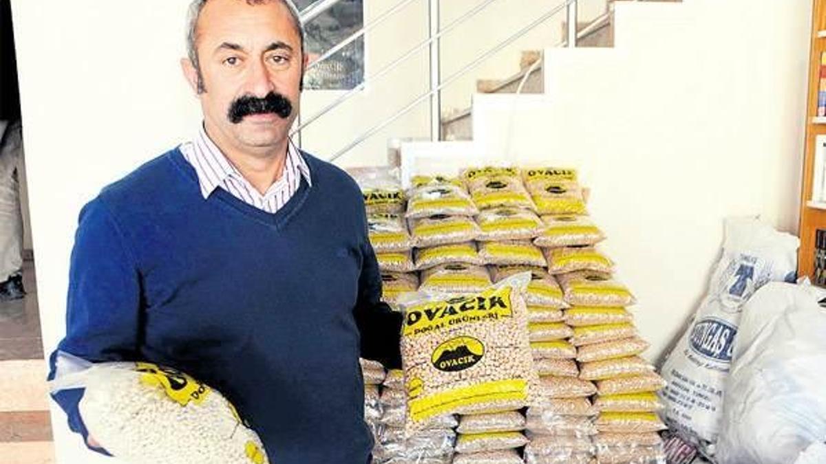 Komünist başkandan nöğrencilere burs