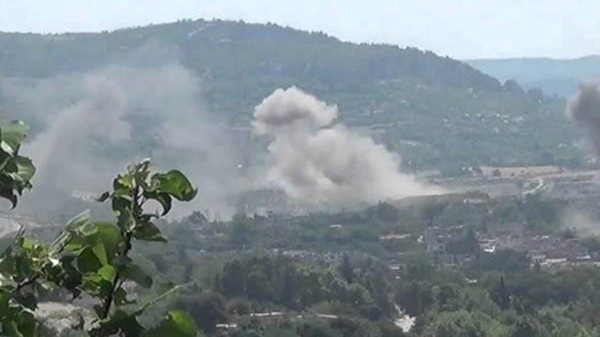 "Rusya, Suriye'de Kürtleri bombalıyor"