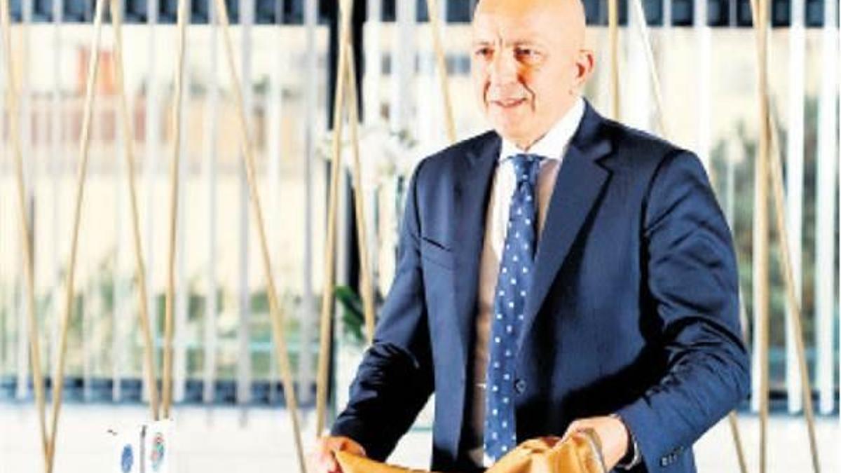 Devlerin kumaşçısı global marka olacak