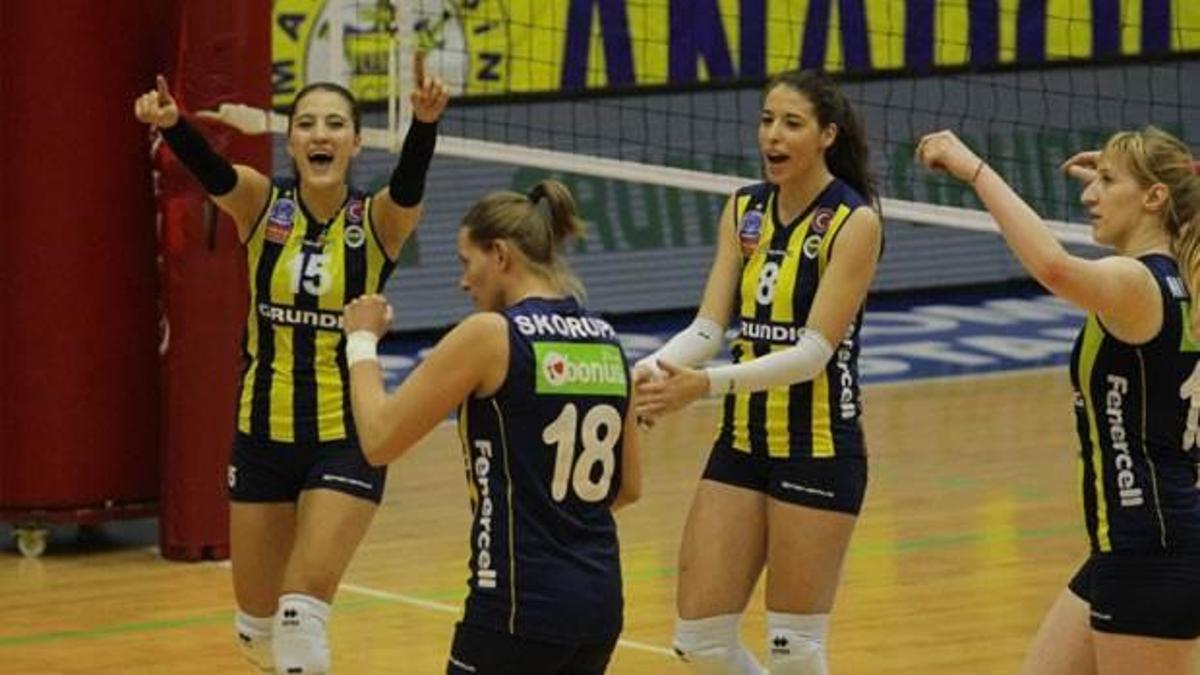 Kanarya filede de uçuyor
