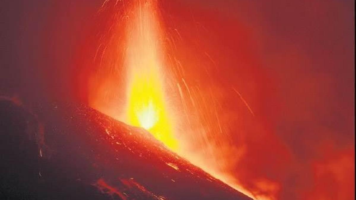 Etna harekete geçti