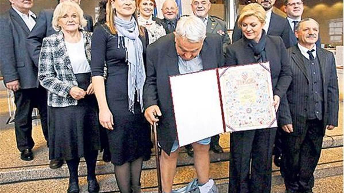 Eyvah cumhurbaşkanına ayıp oldu!