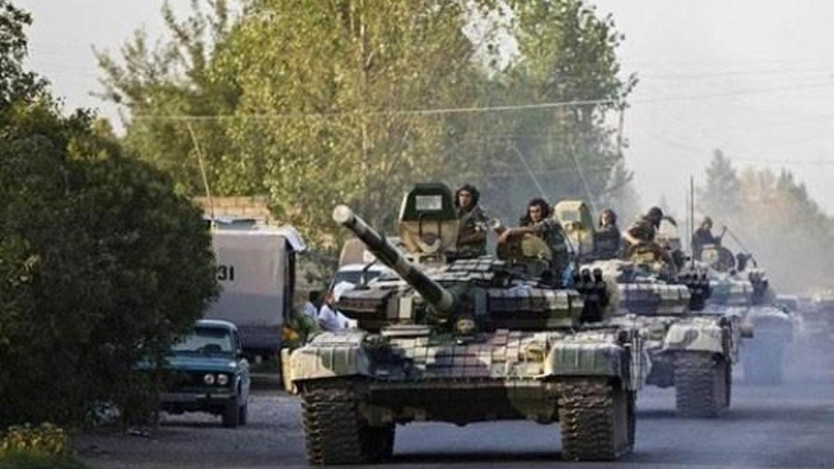 Azerbaycan ordusu, Dağlık Karabağ'daki hedefleri tankla vurdu