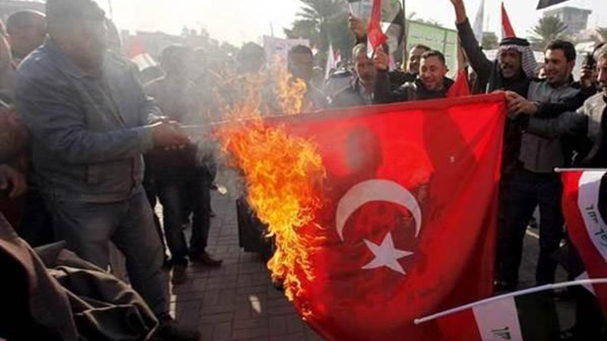 Irak’ta Türk Bayrağı yakıldı!
