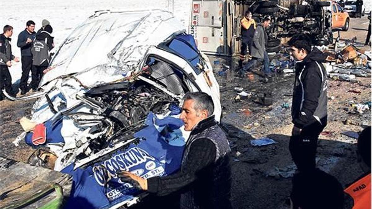 Ehliyet sınavına giderken öldüler