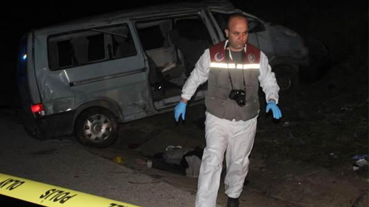 İzmir'de trafik kazası: 4 ölü, 9 yaralı