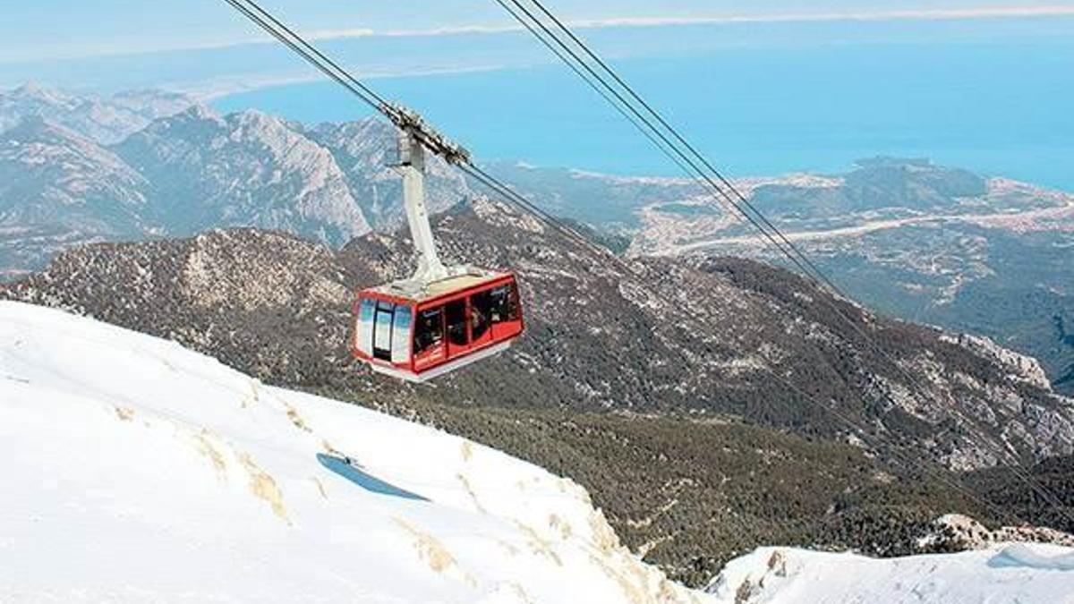 Antalya’ya ilk kar