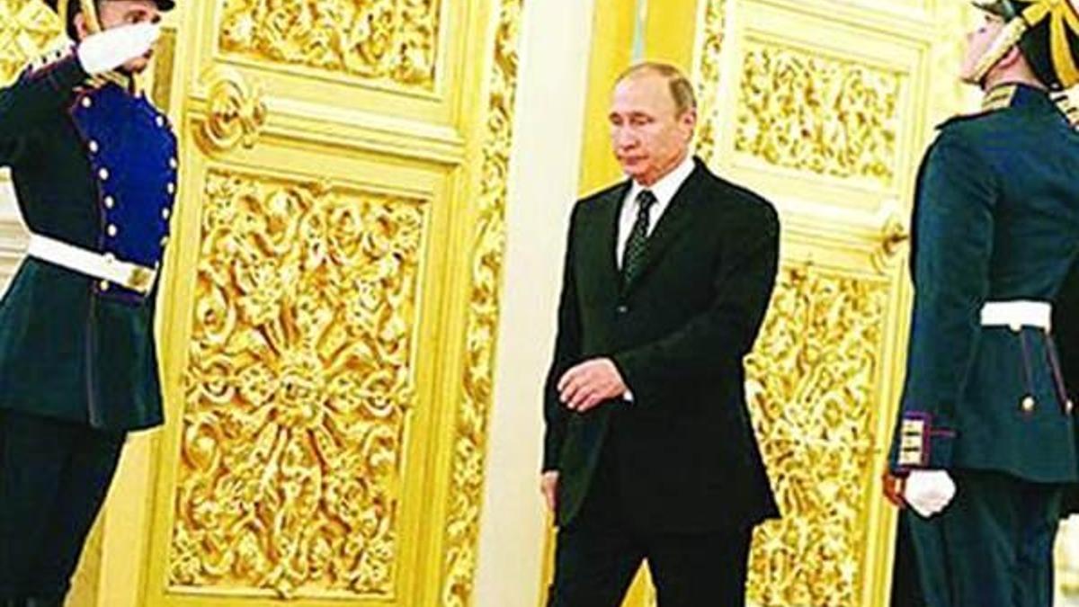 Putin neden böyle yürüyor