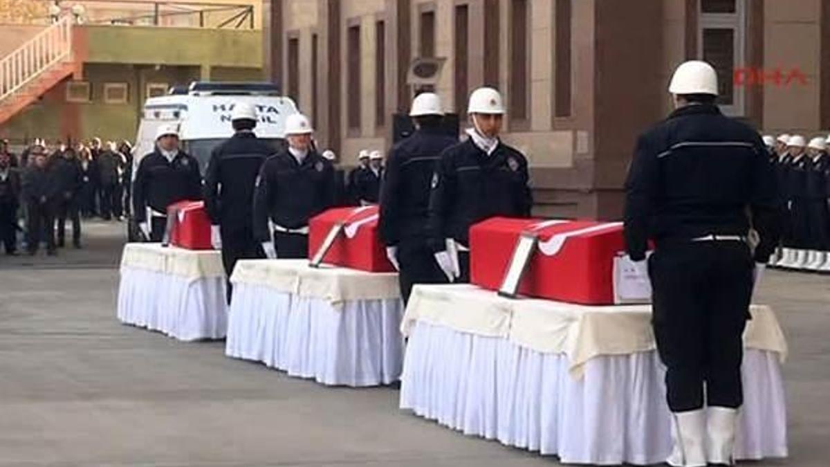 Diyarbakır şehitleri törenle memleketlerine uğurlandı