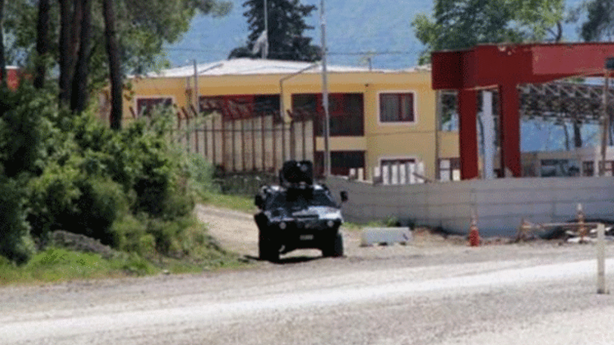 Suriye'den askere ateş açıldı