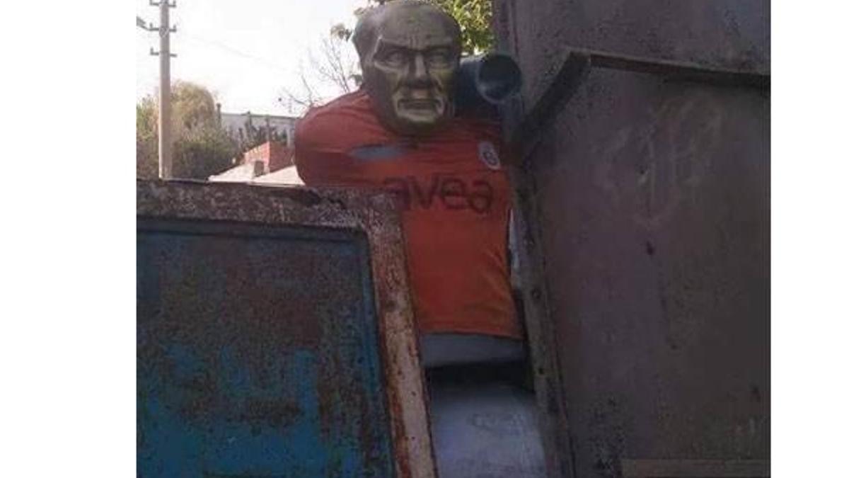 Teröristler hendeğe Atatürk büstü koydu