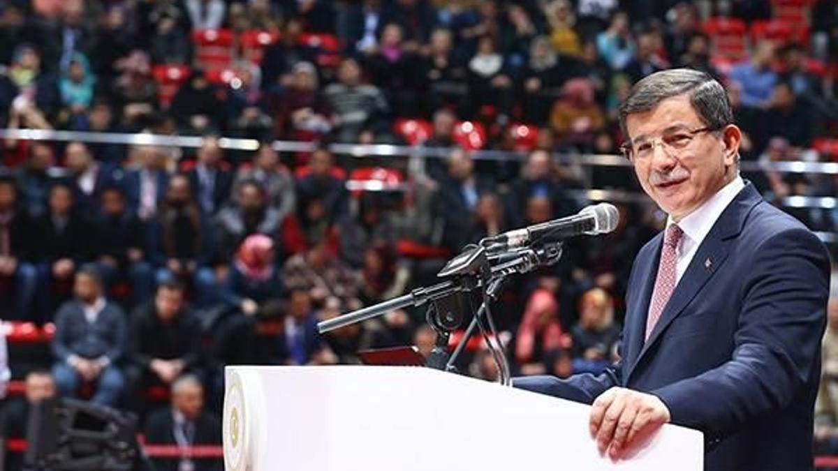 Başbakan Davutoğlu Şeb-i Aruz gecesinde konuştu