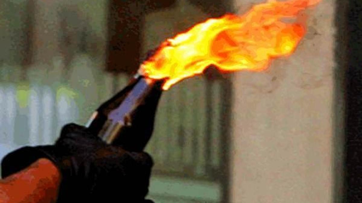 Ankara'da markete molotoflu saldırı