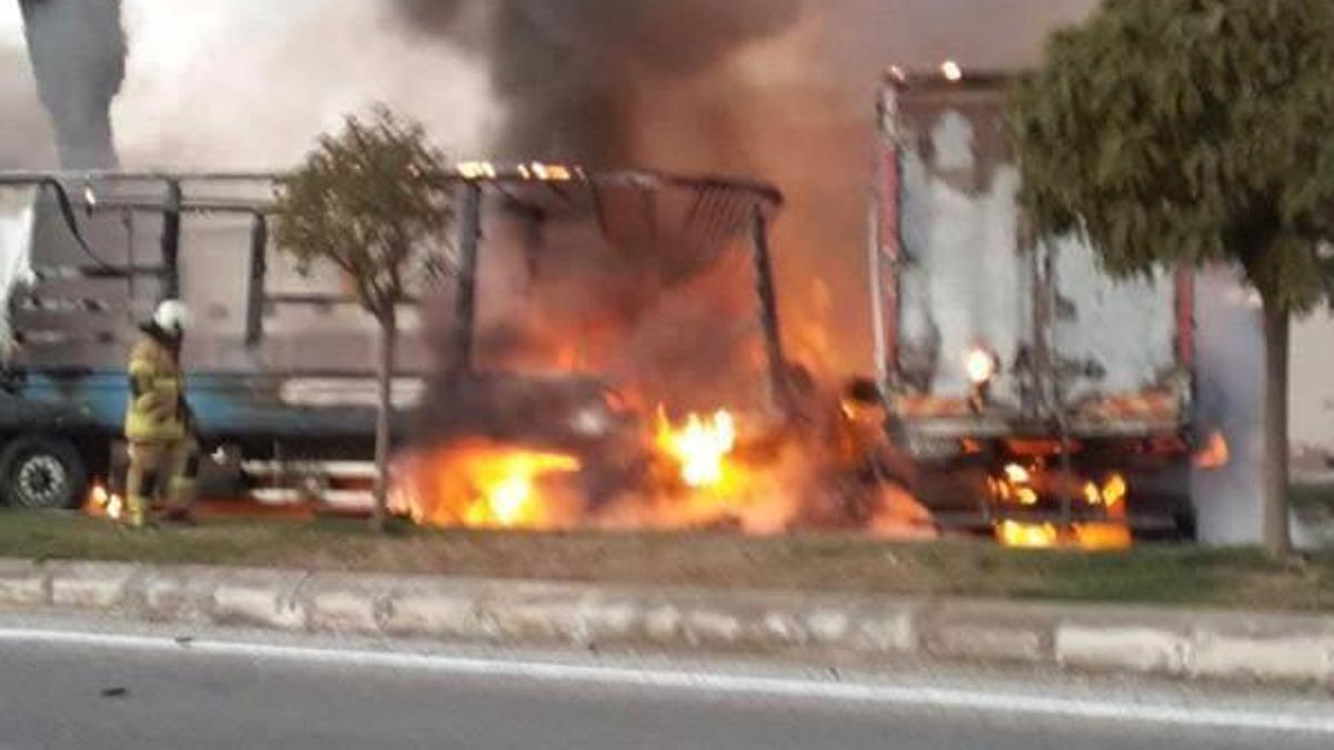 TIR, kamyonla çarpışınca alev topuna döndü: 1 ölü 1 yaralı