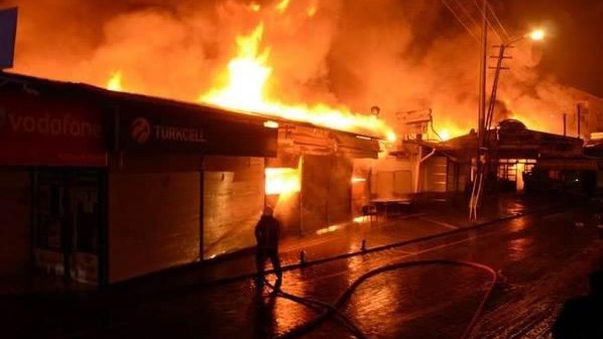Ankara'da şoke eden yangın! Tam 250 dükkanlık iş merkezi...