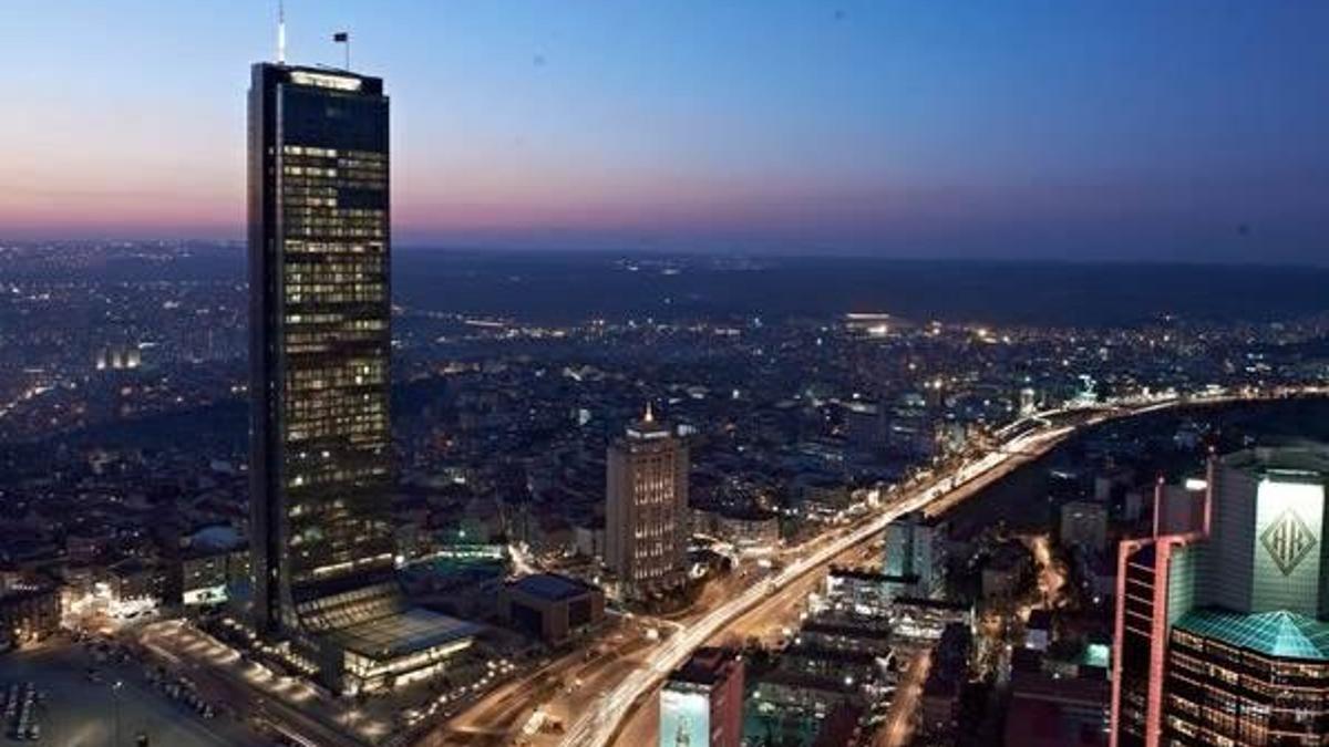 İstanbul'un en yüksek binası satılıyor