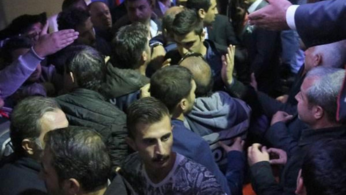 CHP'nin Antalya kongresinde kavga çıktı