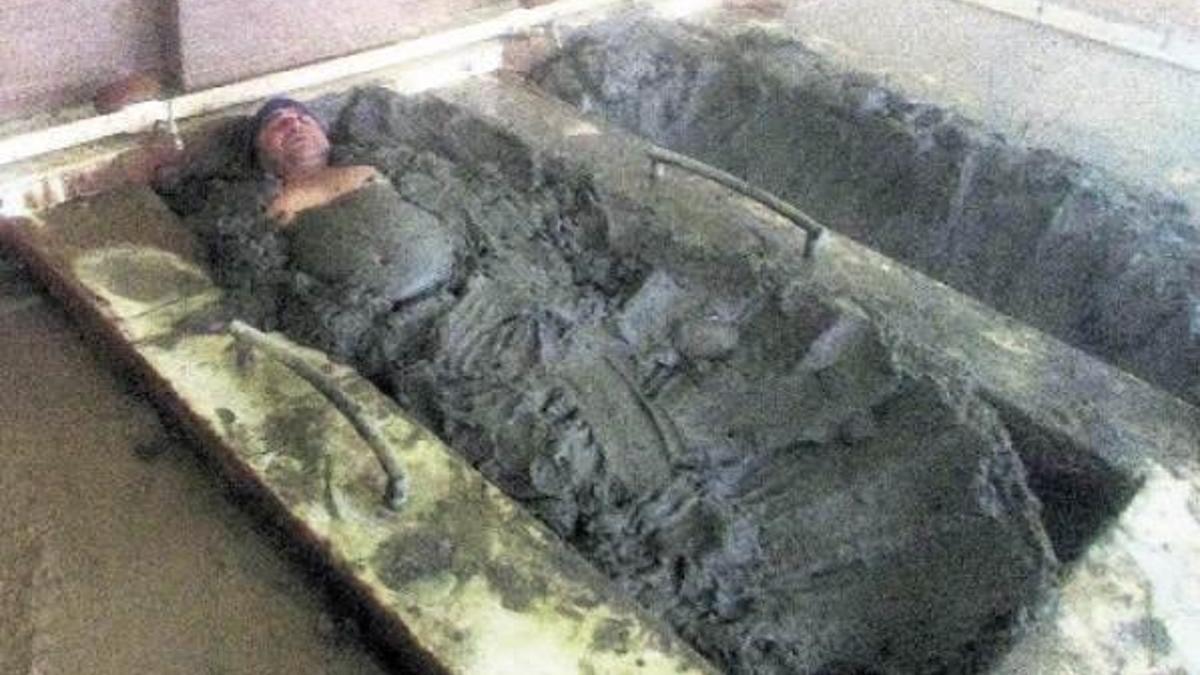 Mezarlık değil çamur banyosu