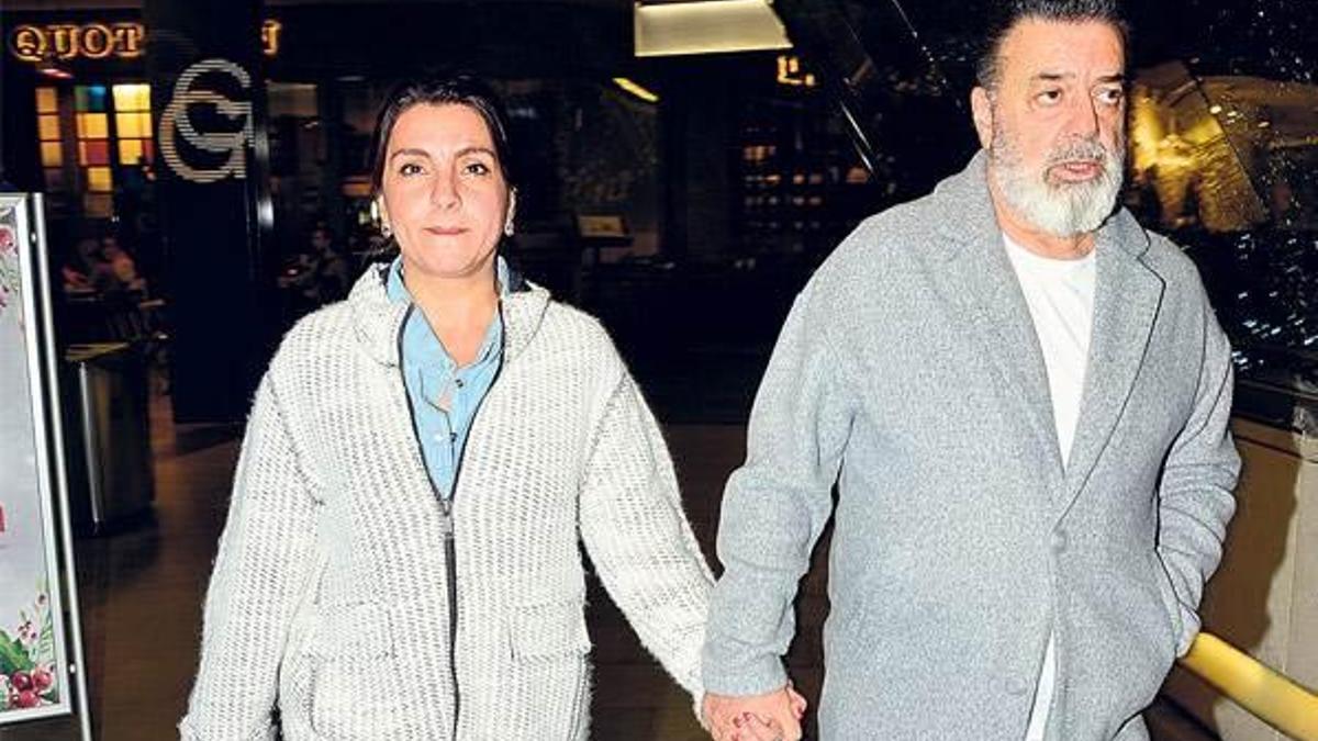 Aşkıyla el ele