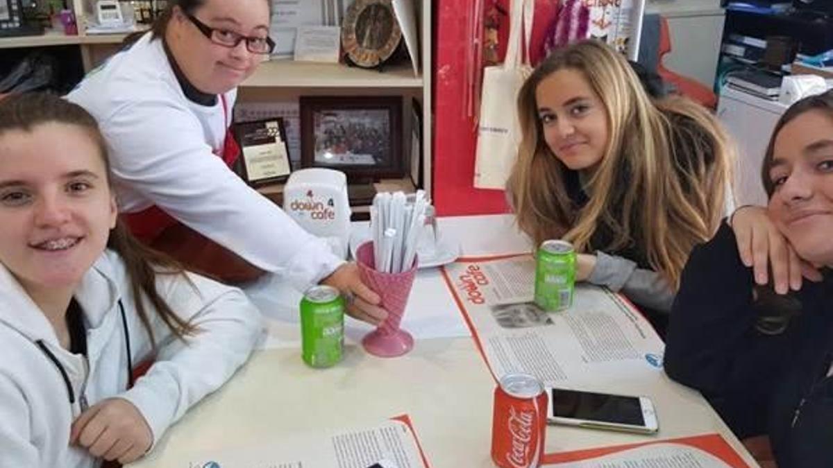 Down Cafe'de duygulandıran buluşma!