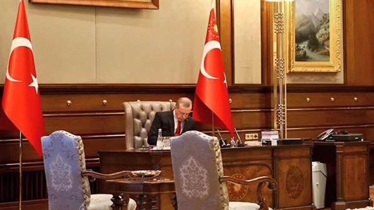 Cumhurbaşkanı Erdoğan akşam mesaisinde