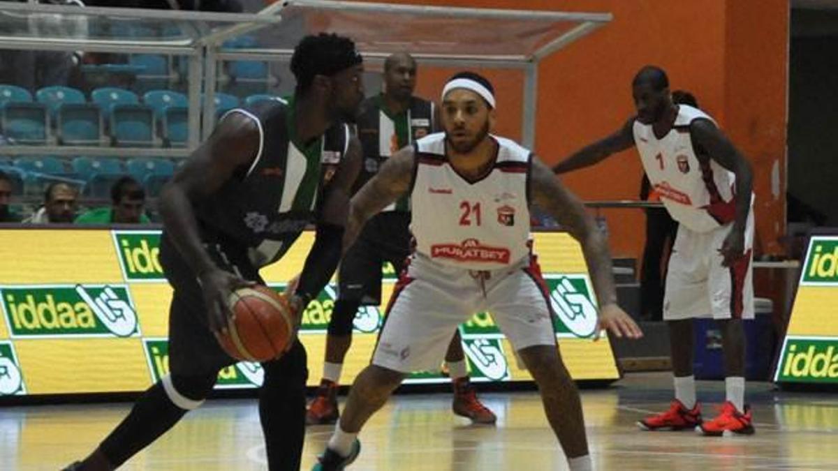 Uşak Sportif direnemedi