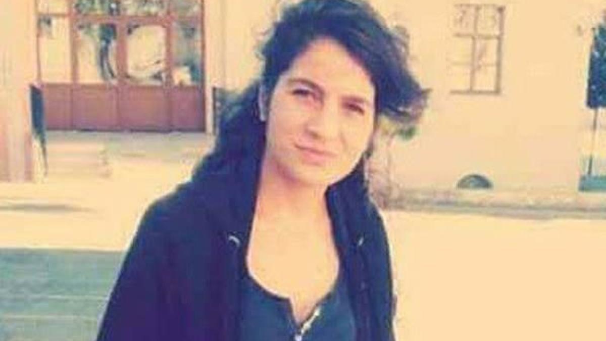 "Cansu havuza da iç çamaşırıyla girerdi"