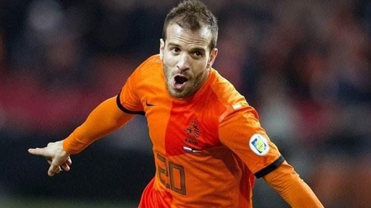 Antalya Van der Vaart'ın peşinde