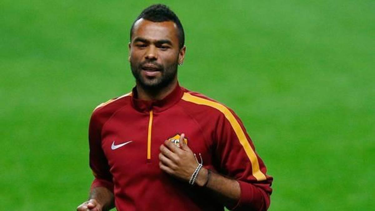 Ashley Cole'un sözleşmesi feshedildi