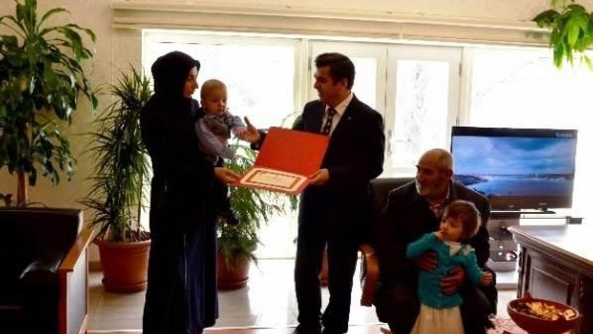 Cumhurbaşkanı talimatıyla şehit ailesine ev verildi