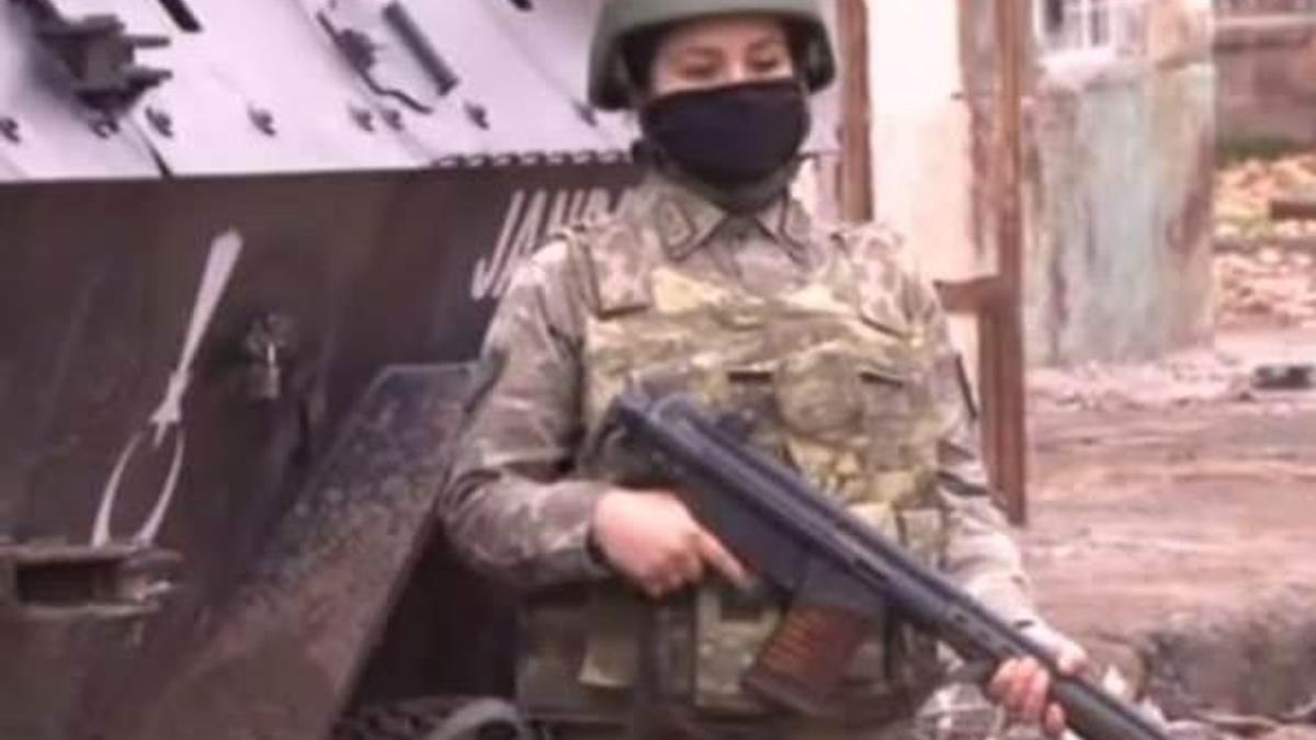 Operasyonlara kadın askerler de destek veriyor
