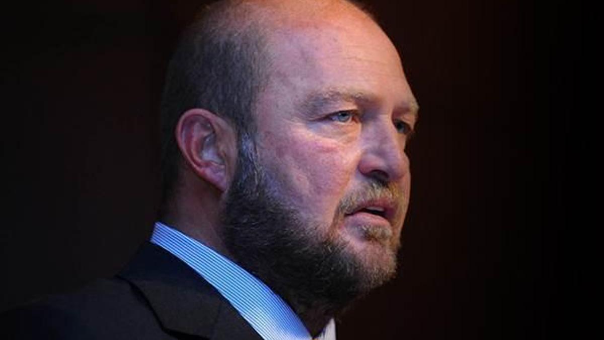 Annesi, Mustafa Koç'u hastanede yalnız bırakmıyor
