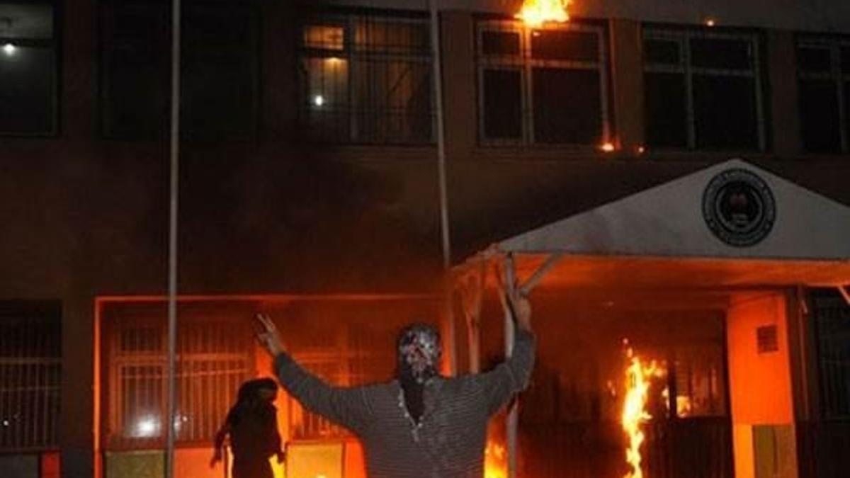 PKK, 3 ilde 78 okul yaktı