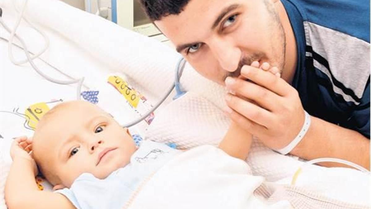 Burkay Bebek amcasının karaciğeriyle yaşatıldı