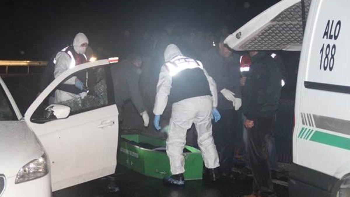 Şanlıurfa'da otomobil tarandı: 2 ölü, 1 yaralı