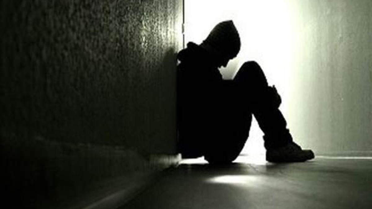 Erkeklerde ince ses depresyona sokuyor