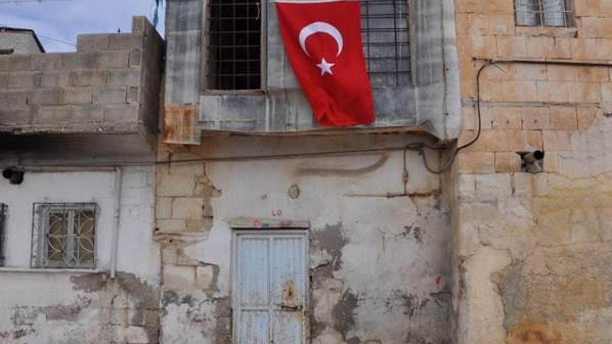 Şehit olmasa aldığı evle babasına sürpriz