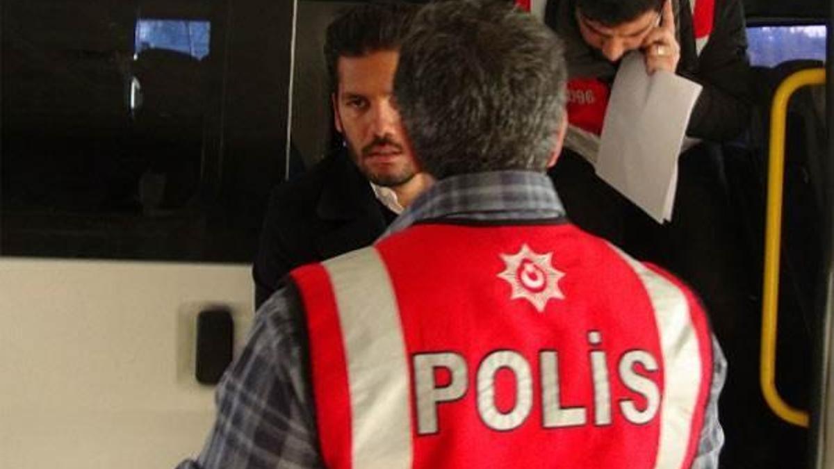Rüzgar Çetin: Orta şerit boştu